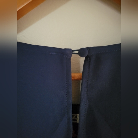 J.O.A. cropped eyelet embroidered blouse - Picture 4 of 7